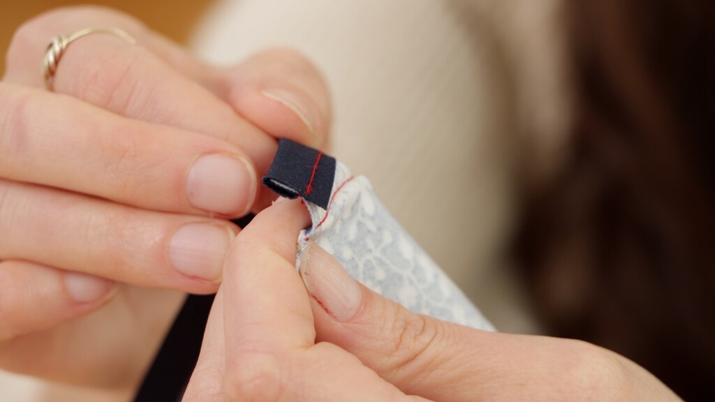 Hong Kong seam finish showing individually bound seam allowances